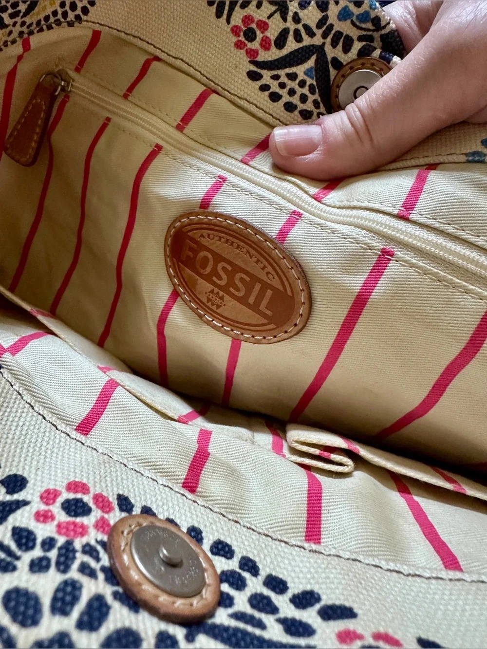 Fossil Lena Shopping Tote with Orange Base
